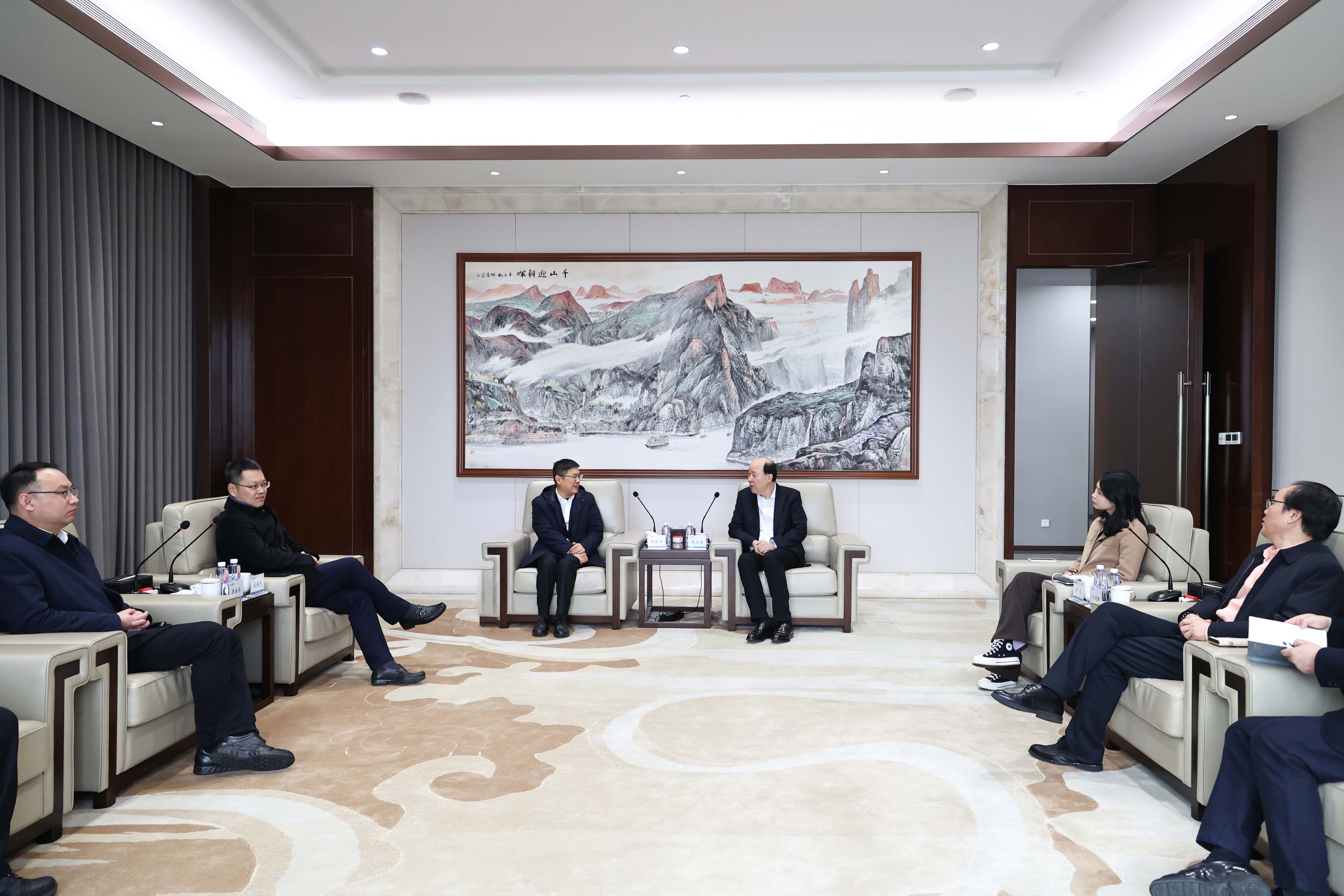 嘉兴港区党工委书记李陈源莅临桐昆调研-网站新闻