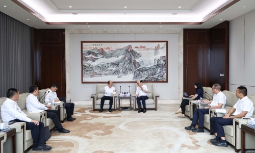 中国化学党委书记、董事长莫鼎革一行莅临桐昆调研