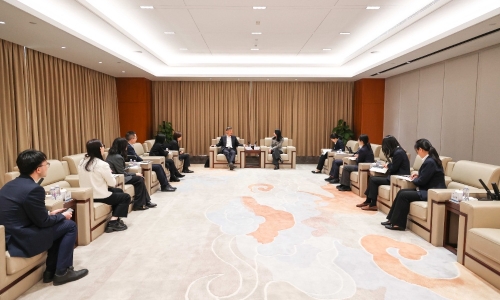 中信银行杭州分行党委书记、行长单国民莅临桐昆调研